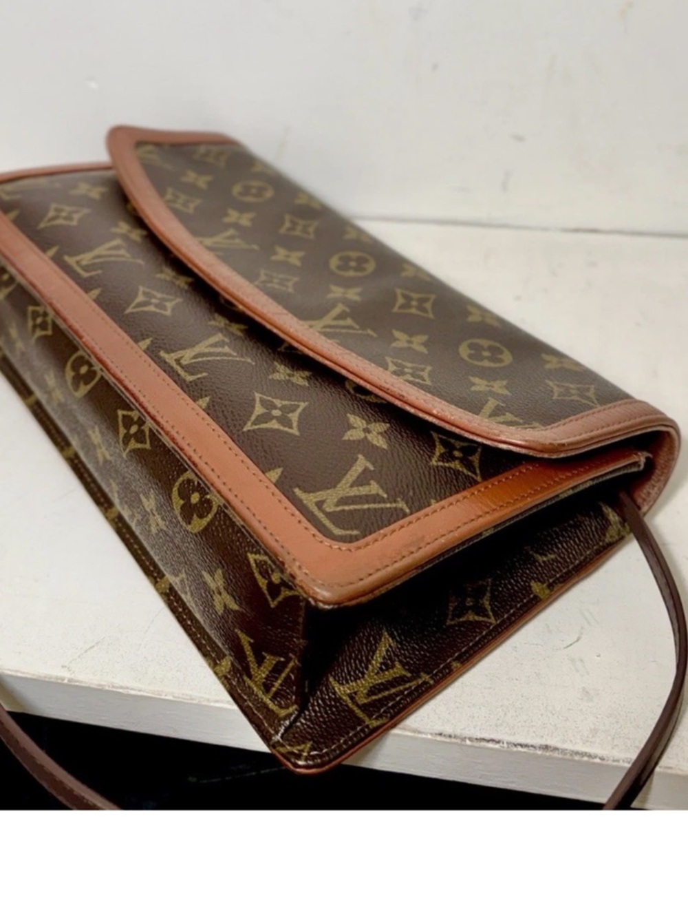 LOUIS VUITTON Monogram Dame Crossbody - Picture 7 of 13